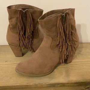 👢Tan Fringe Boots